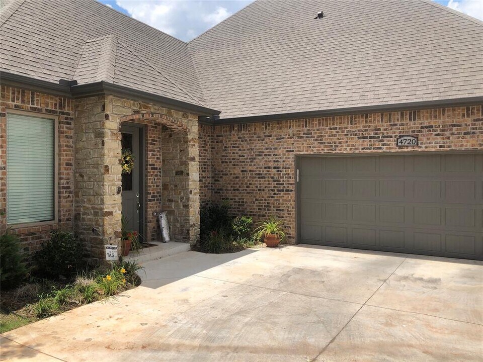 4720 Enclave Ln in Norman, OK - Building Photo