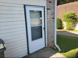 3423 Mastin Lake Rd NW, Unit 3423 Studio in Huntsville, AL - Building Photo
