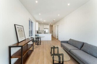 3309 Liberty Ave, Unit 401 in North Bergen, NJ - Foto de edificio - Building Photo