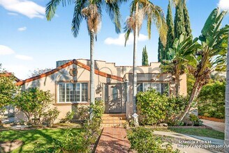 138 N Hamel Dr in Beverly Hills, CA - Building Photo - Building Photo