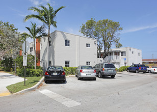 Northwest Gardens in Fort Lauderdale, FL - Building Photo - Building Photo