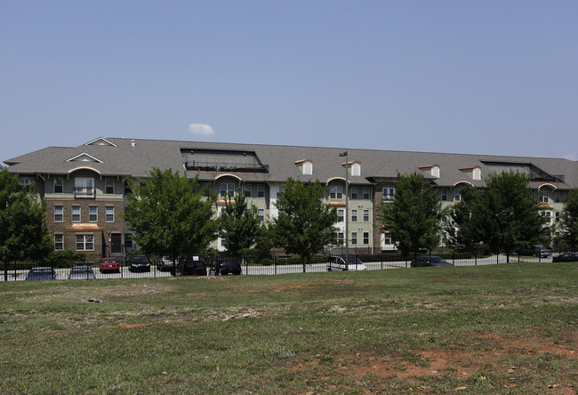 Veranda at Collegetown - 62+ SENIOR COMMUNITY in Atlanta, GA - Building Photo - Building Photo