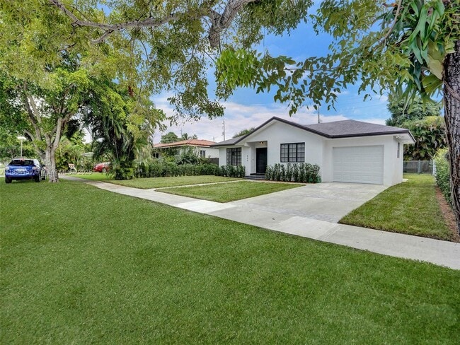 845 Ludlam Dr in Miami Springs, FL - Building Photo - Building Photo