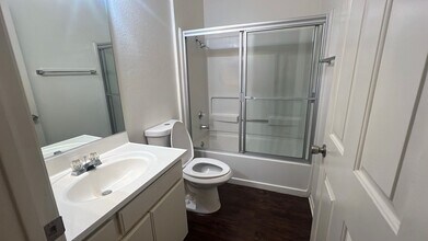 2803 W Ave K 12 in Lancaster, CA - Building Photo - Building Photo
