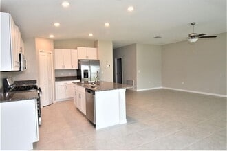 9323 Channing Hill Dr in Sun City Center, FL - Building Photo - Building Photo