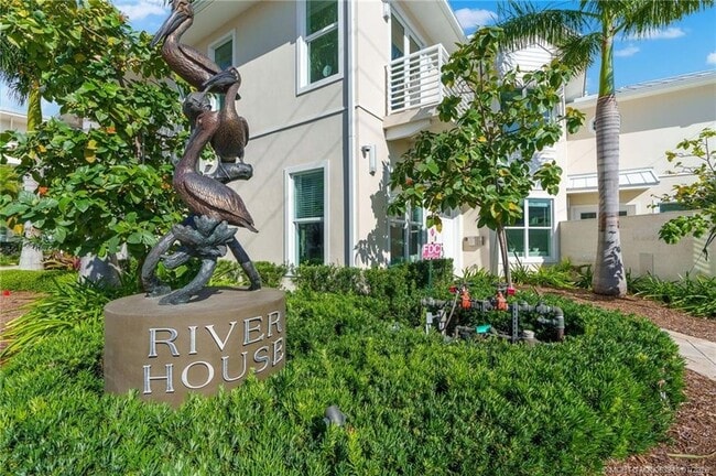 55 SE Seminole St in Stuart, FL - Foto de edificio - Building Photo