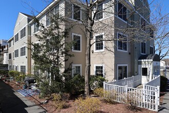 Federal Street Condominiums in Beverly, MA - Foto de edificio - Building Photo