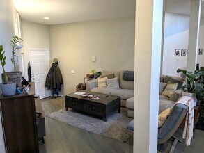 22 Bow St, Unit 2 in Somerville, MA - Foto de edificio - Building Photo