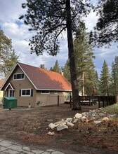 1131 Mulberry Dr in South Lake Tahoe, CA - Building Photo - Building Photo