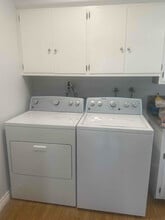 2304 E Virginia Ave in Anaheim, CA - Foto de edificio - Building Photo