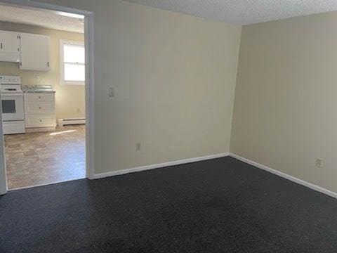 3 McNally Ter, Unit 3 in Newport, ME - Building Photo - Building Photo