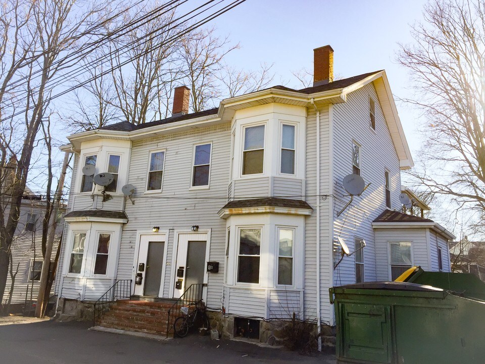 97 Chestnut St in Waltham, MA - Foto de edificio