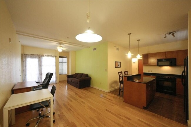 property at 711 W 26th St