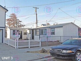 725 E St in Sparks, NV - Building Photo
