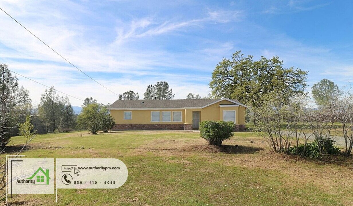 794 Twin View Blvd in Redding, CA - Building Photo