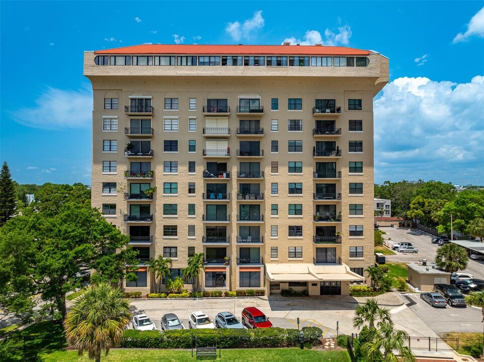 2109 Bayshore Blvd, Unit 909 in Tampa, FL - Foto de edificio