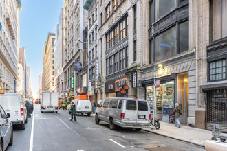 26 W 38th St in New York, NY - Building Photo - Building Photo