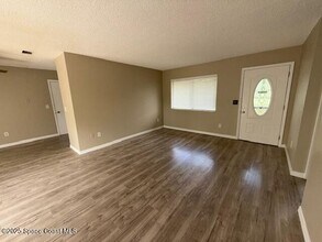 1238 Alcazar St SE in Palm Bay, FL - Foto de edificio - Building Photo
