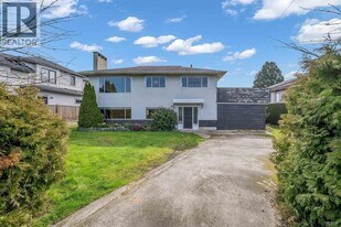 8620 Camden Crescent in Richmond, BC - Building Photo