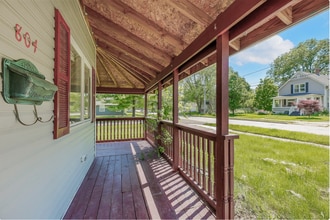804 N Van Buren St in Batavia, IL - Building Photo - Building Photo