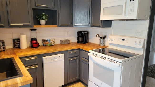 2141 Bay St in Sarasota, FL - Building Photo - Building Photo