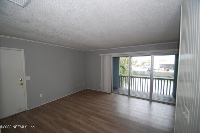330 6th Ave N-Unit -B in Jacksonville Beach, FL - Building Photo - Building Photo