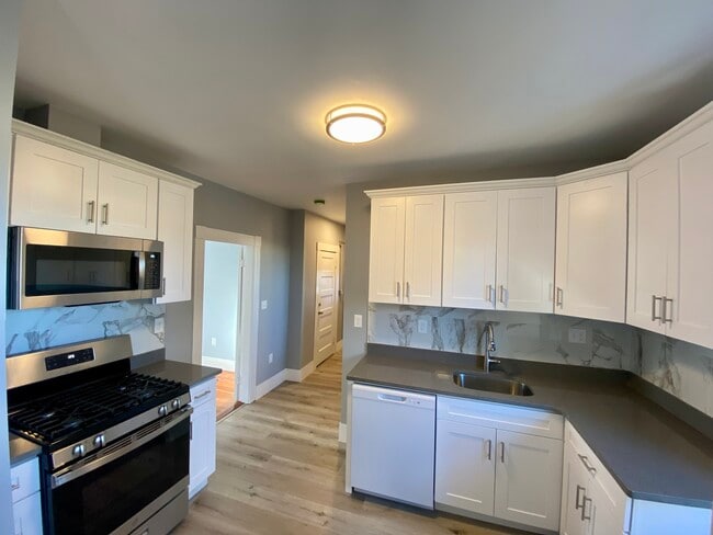 11 Dudley St, Unit 3