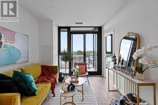 250 Lawrence Ave W in Toronto, ON - Building Photo