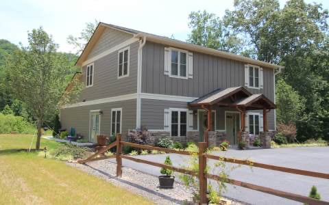 property at 637 Mineral Springs Rd