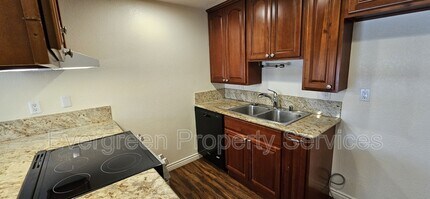 36 Dean Way in Folsom, CA - Building Photo - Building Photo
