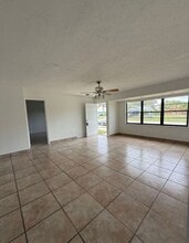 1517 SE Crown St in Port St. Lucie, FL - Building Photo - Building Photo