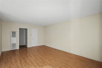 13609 Van Ness Ave, Unit 2 in Gardena, CA - Foto de edificio - Building Photo