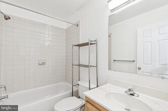 837 Hr Dr SE in Washington, DC - Building Photo - Building Photo