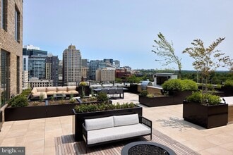 4909 Auburn Ave, Unit 1101 in Bethesda, MD - Building Photo - Building Photo