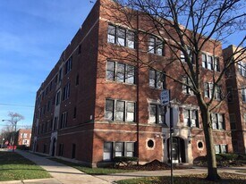 Cullom Park, LLC in Chicago, IL - Building Photo