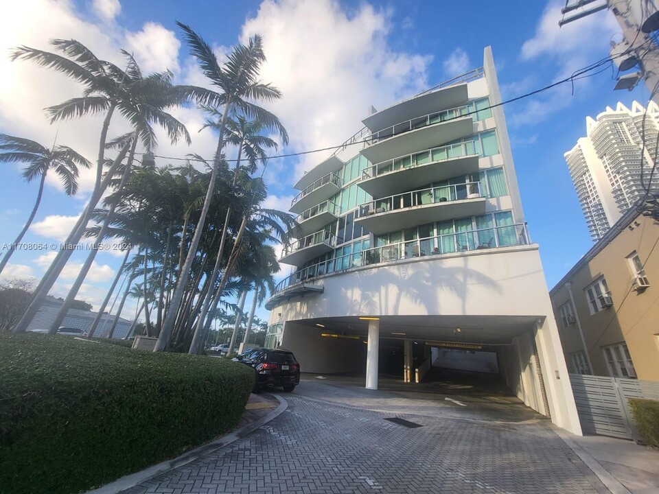 6305 Indian Creek Dr in Miami Beach, FL - Building Photo