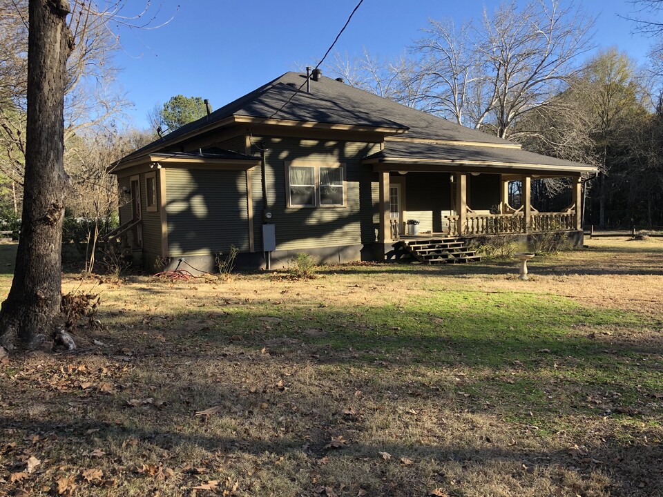 2244 Co Rd 4220 in Annona, TX - Building Photo