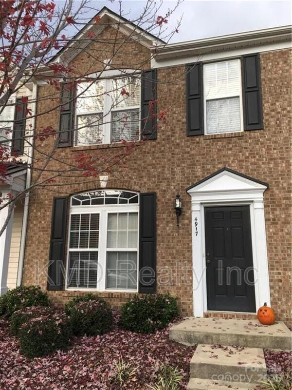 property at 4917 Sunburst Ln
