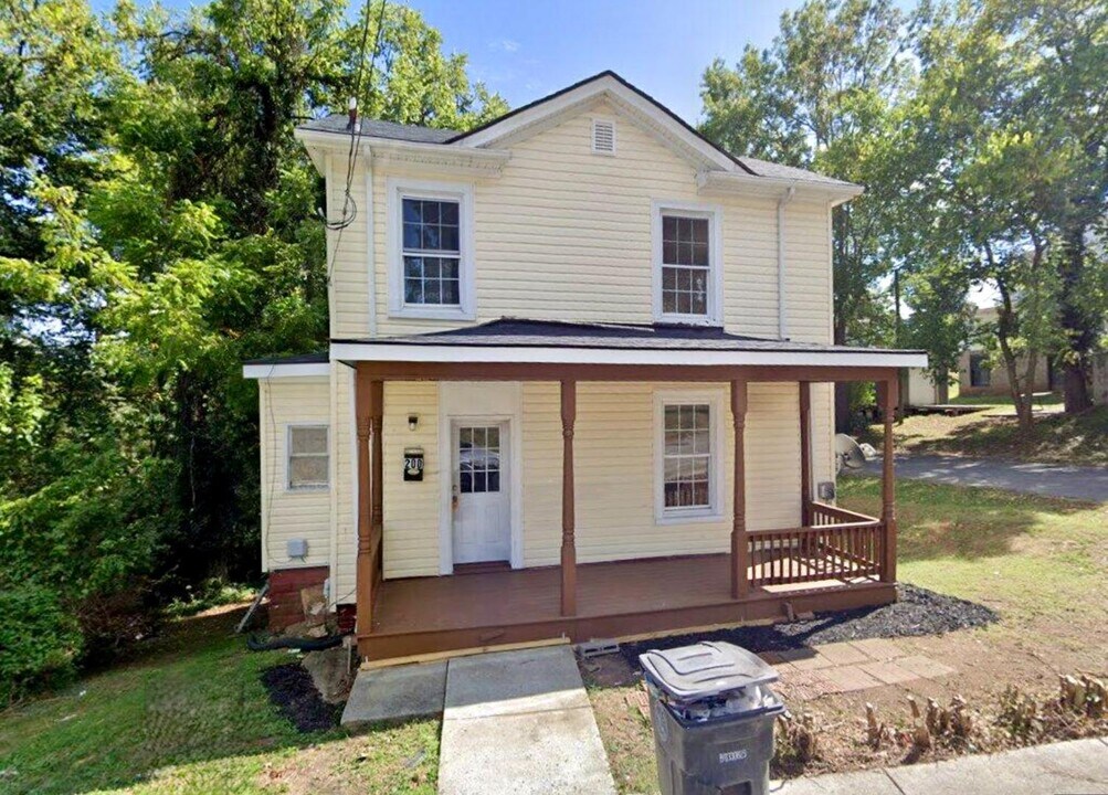 200 Wall St in Lynchburg, VA - Building Photo