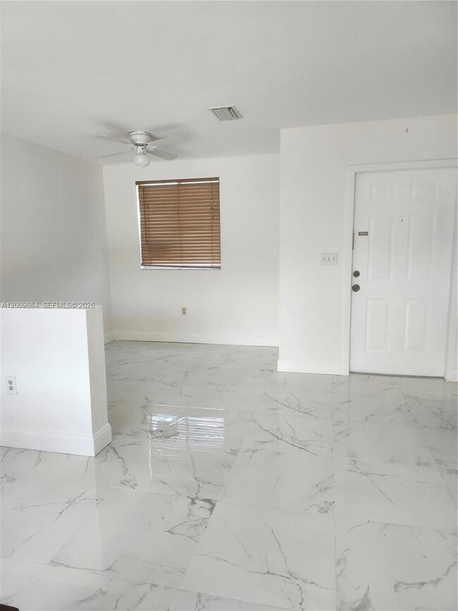 312 NW 114th Ave in Doral, FL - Building Photo - Building Photo