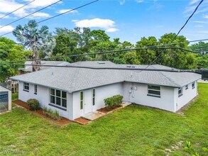 1240 Pompei Ln in Naples, FL - Building Photo - Building Photo
