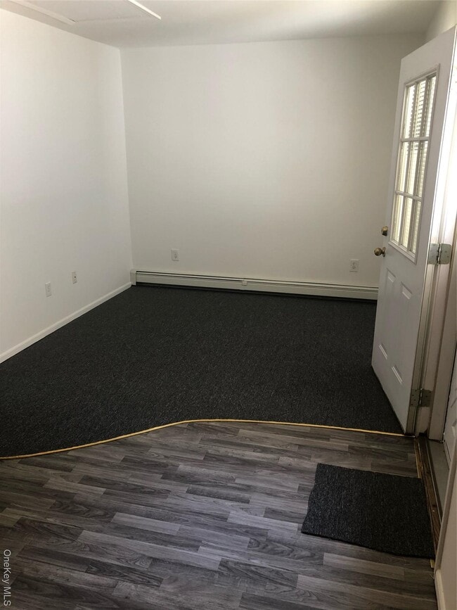 126 Barraud Dr in Port Jefferson Station, NY - Building Photo - Building Photo