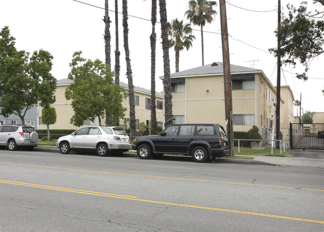 11437-11441 Oxnard St in North Hollywood, CA - Foto de edificio - Building Photo