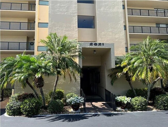 property at 2621 Cove Cay Dr