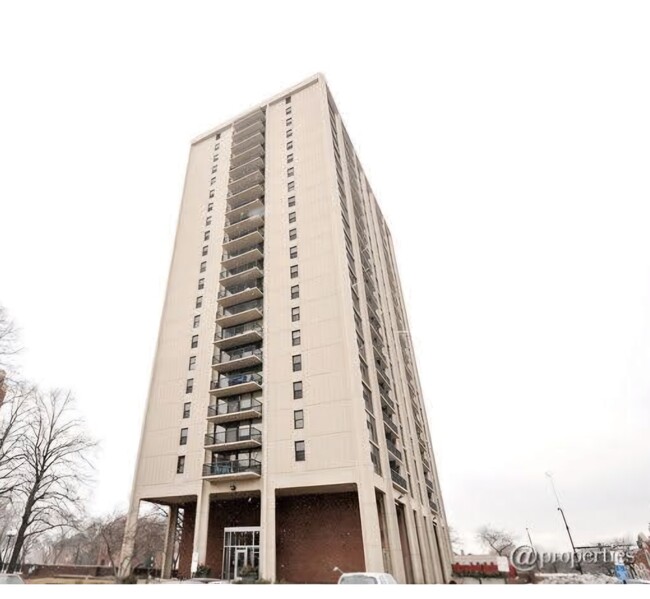 property at 2901 S Michigan Ave