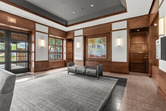 250 E Harbortown Dr in Detroit, MI - Building Photo - Building Photo