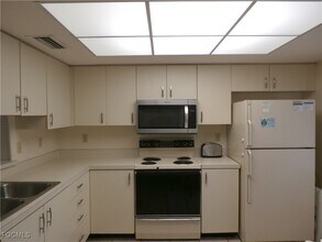 11300 Caravel Cir in Ft. Myers, FL - Building Photo - Building Photo