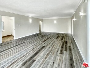 124 N Mansfield Ave in Los Angeles, CA - Building Photo - Building Photo