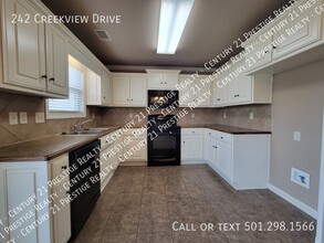 242 Creek View Dr in Austin, AR - Building Photo - Building Photo