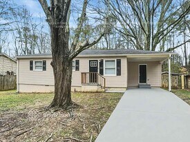 2060 Sanders Dr in Austell, GA - Building Photo